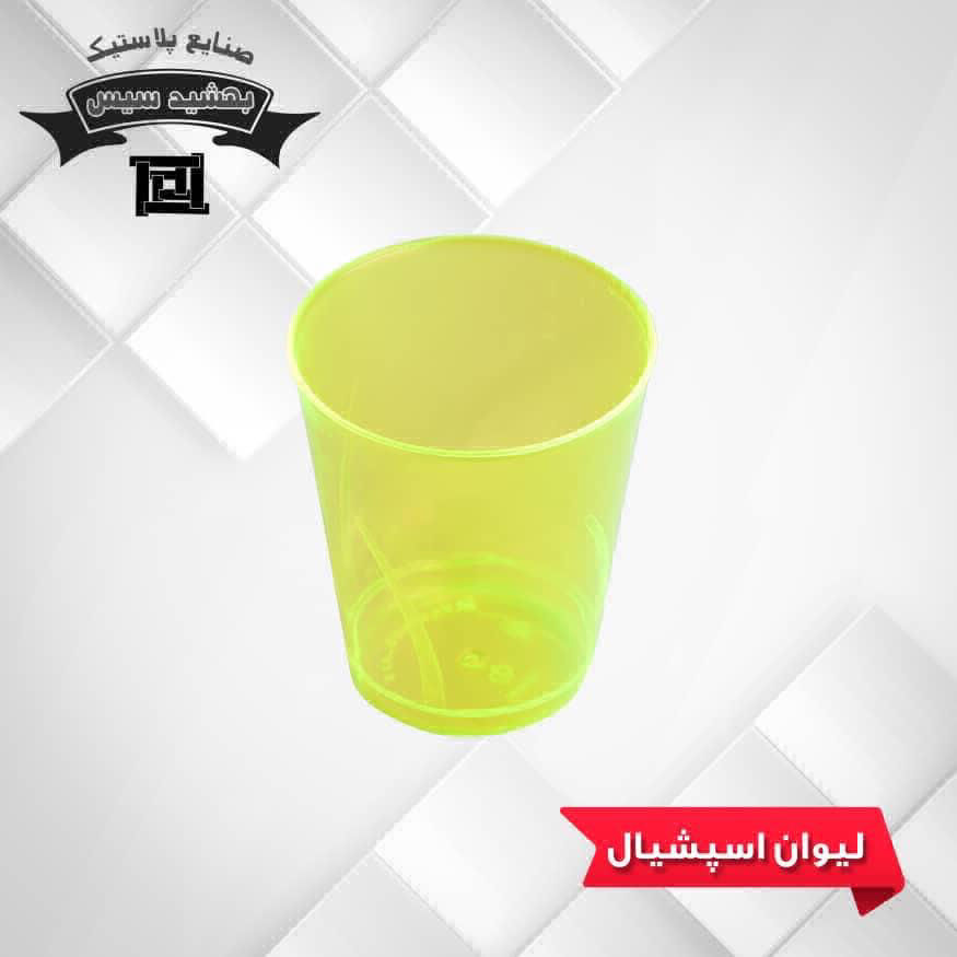 عکس لیوان فسفری سبز